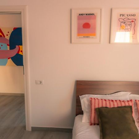 Sunset Apartment - Central Apt With Rooftop Garden Bucarest Exterior foto