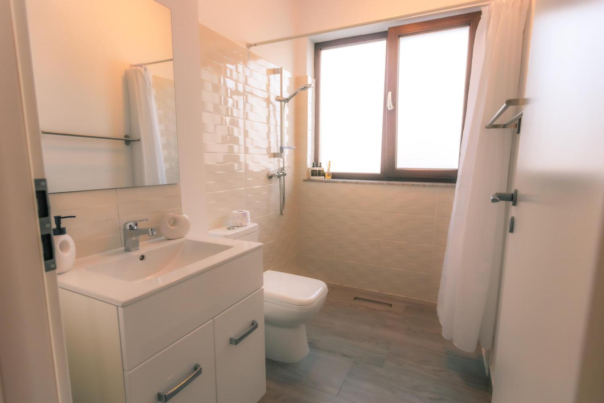 Sunset Apartment - Central Apt With Rooftop Garden Bucarest Exterior foto