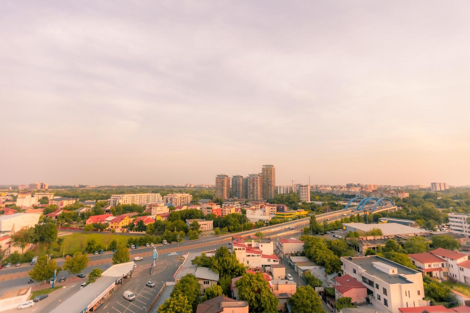 Sunset Apartment - Central Apt With Rooftop Garden Bucarest Exterior foto